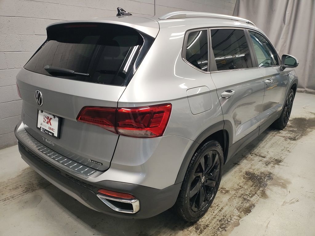 Used 2022 Volkswagen Taos SE image 2