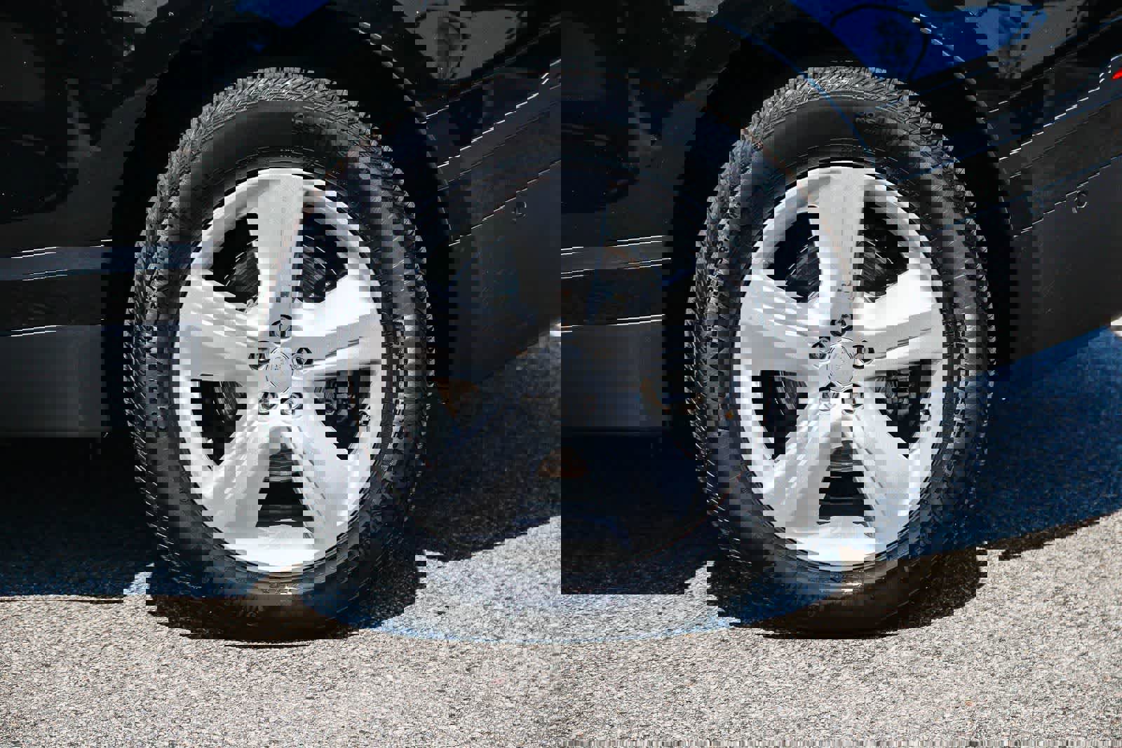 Used 2025 Land Rover Range Rover Velar S image 8