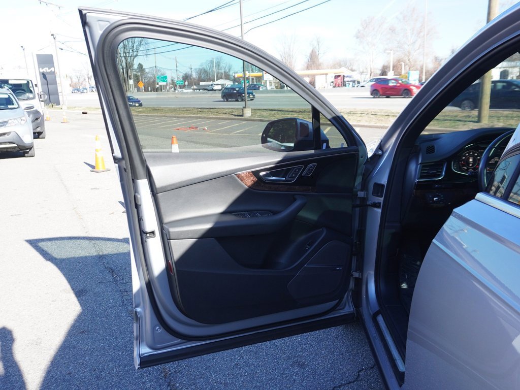 Used 2018 Audi Q7 3.0T Premium Plus w/ Premium Plus Package image 29