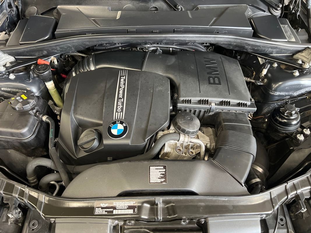 Used 2013 BMW 135i Convertible image 10