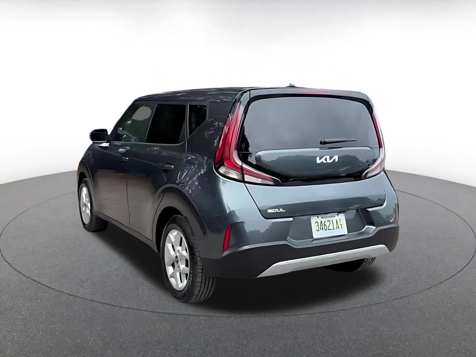 Used 2025 Kia Soul LX w/ LX Technology Package FWD image 11