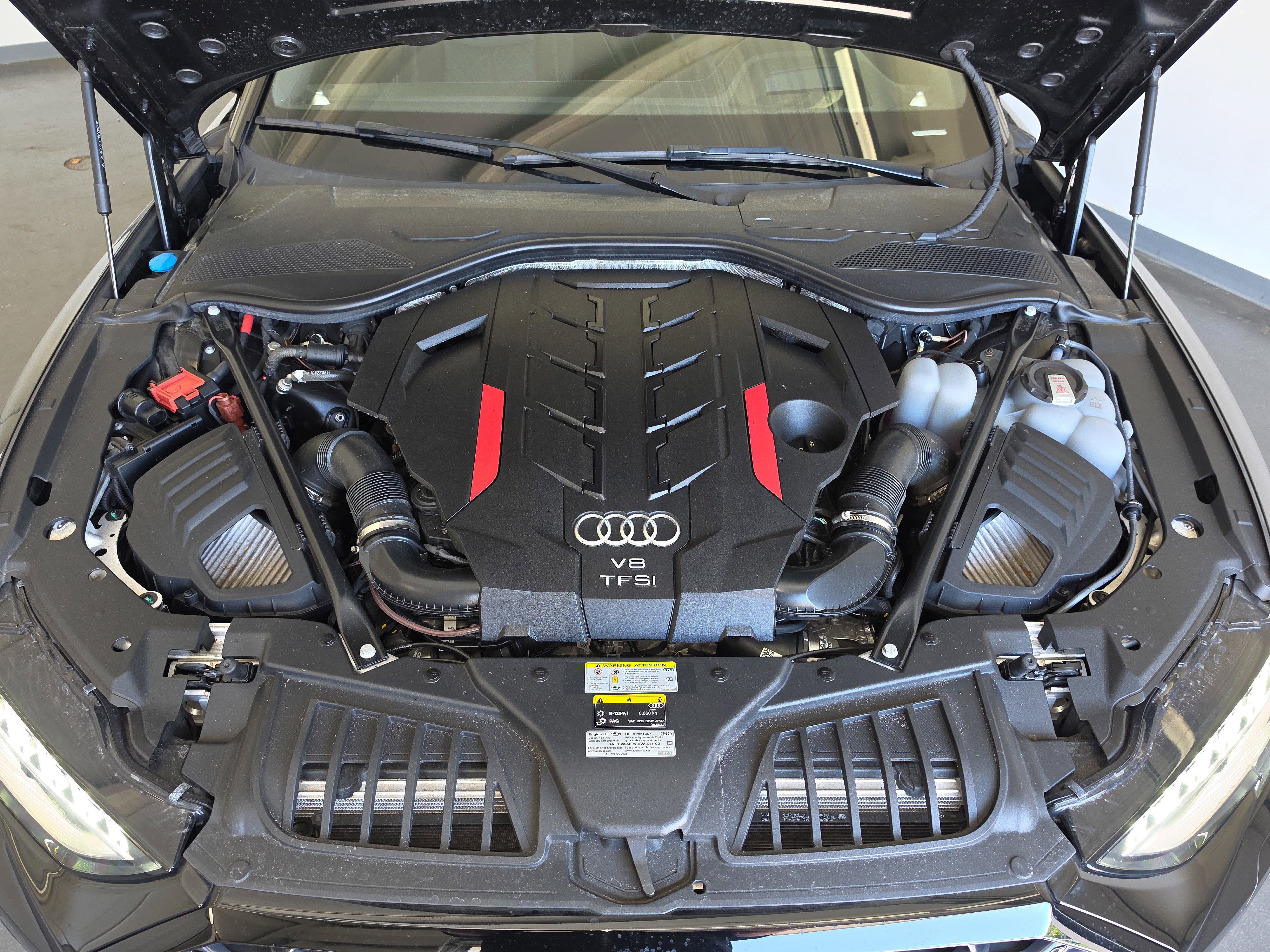 Used 2022 Audi S8 w/ S8 Comfort Plus Package AWD/4WD image 58