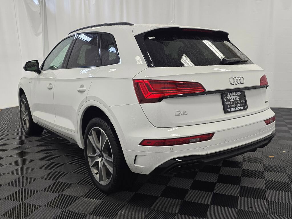 Certified 2025 Audi Q5 2.0T Premium w/ Convenience Plus Package image 4