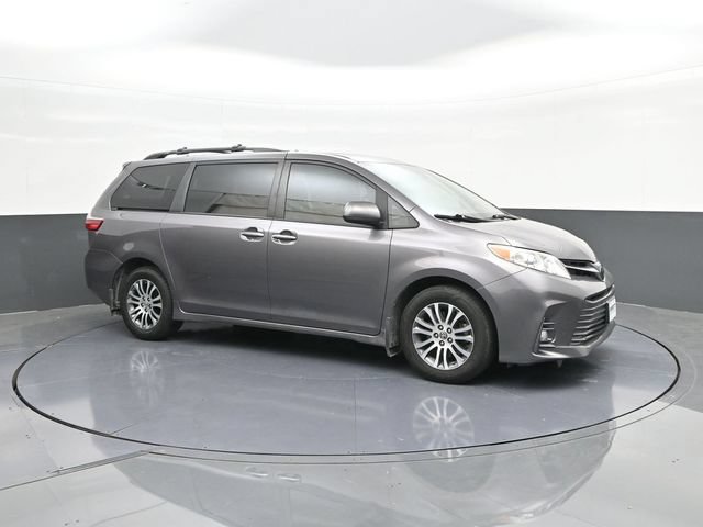 Used 2020 Toyota Sienna XLE FWD image 17