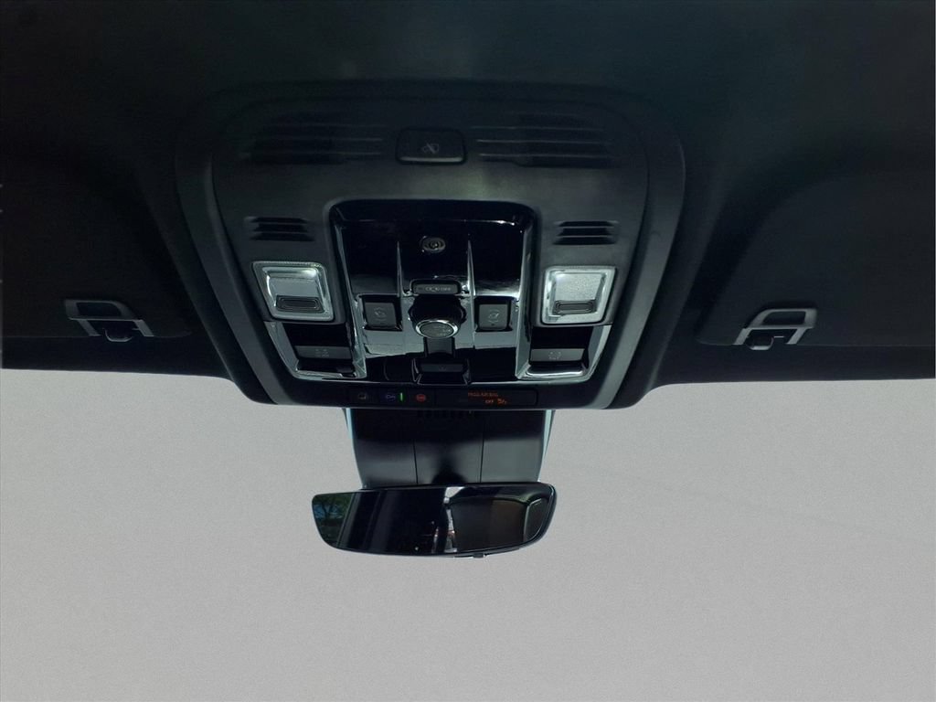 Certified 2026 GMC Yukon XL Denali Ultimate AWD/4WD image 32