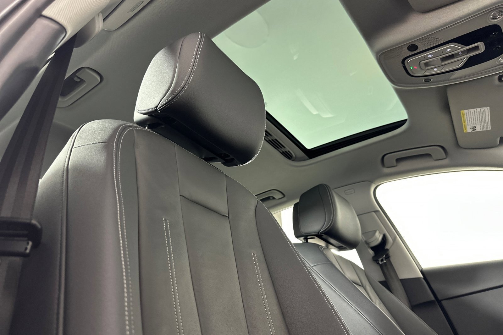 Used 2023 Audi A4 2.0T Premium w/ Convenience Package image 15