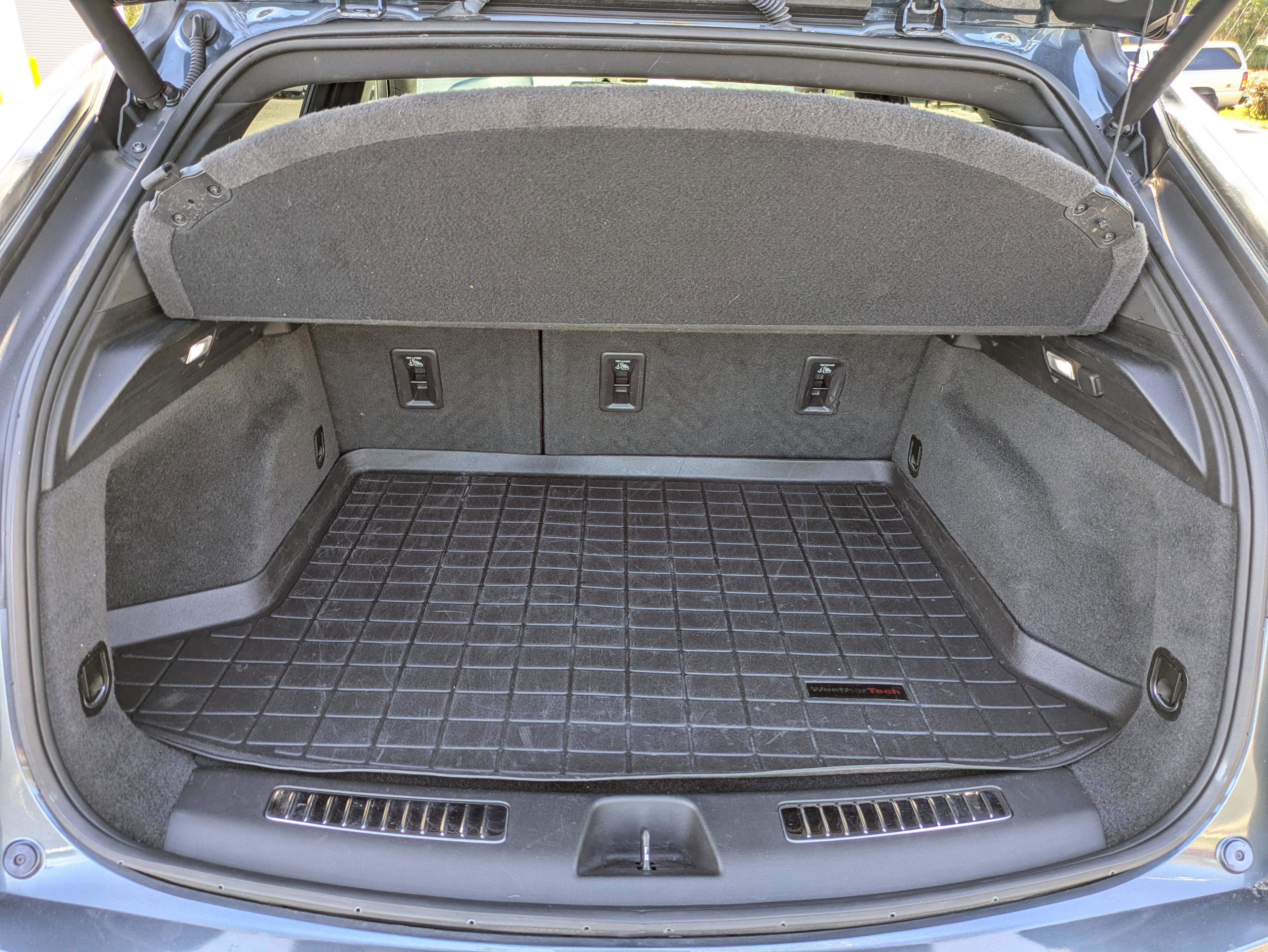 Certified 2019 Cadillac XT4 Sport w/ Technology Package FWD image 17