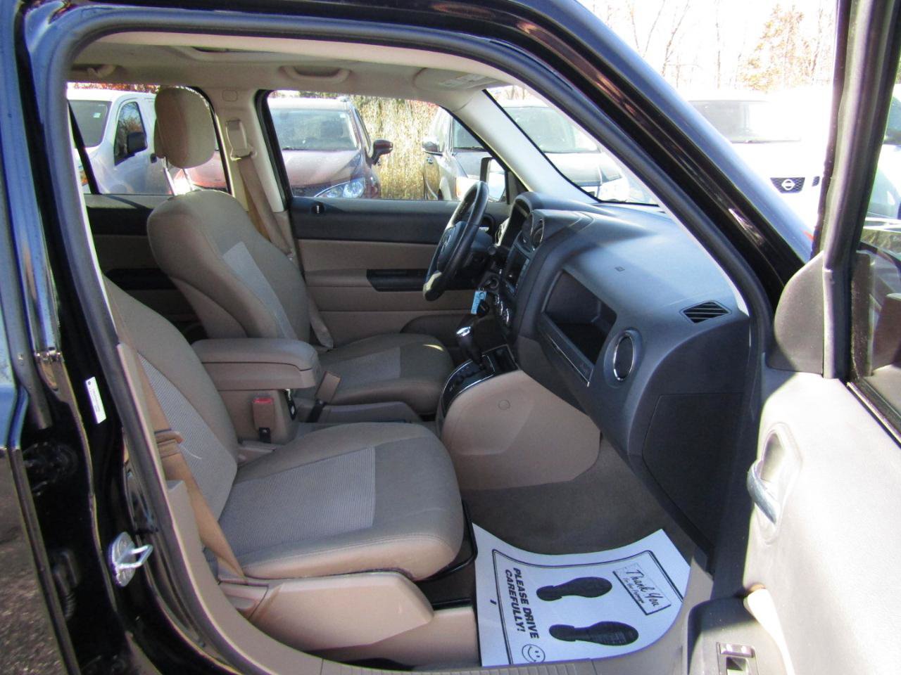 Used 2012 Jeep Patriot Latitude w/ Sun/Sound Group FWD image 26