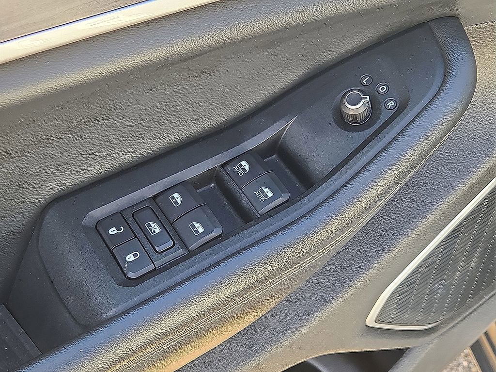 Used 2022 Jeep Grand Cherokee Limited image 22