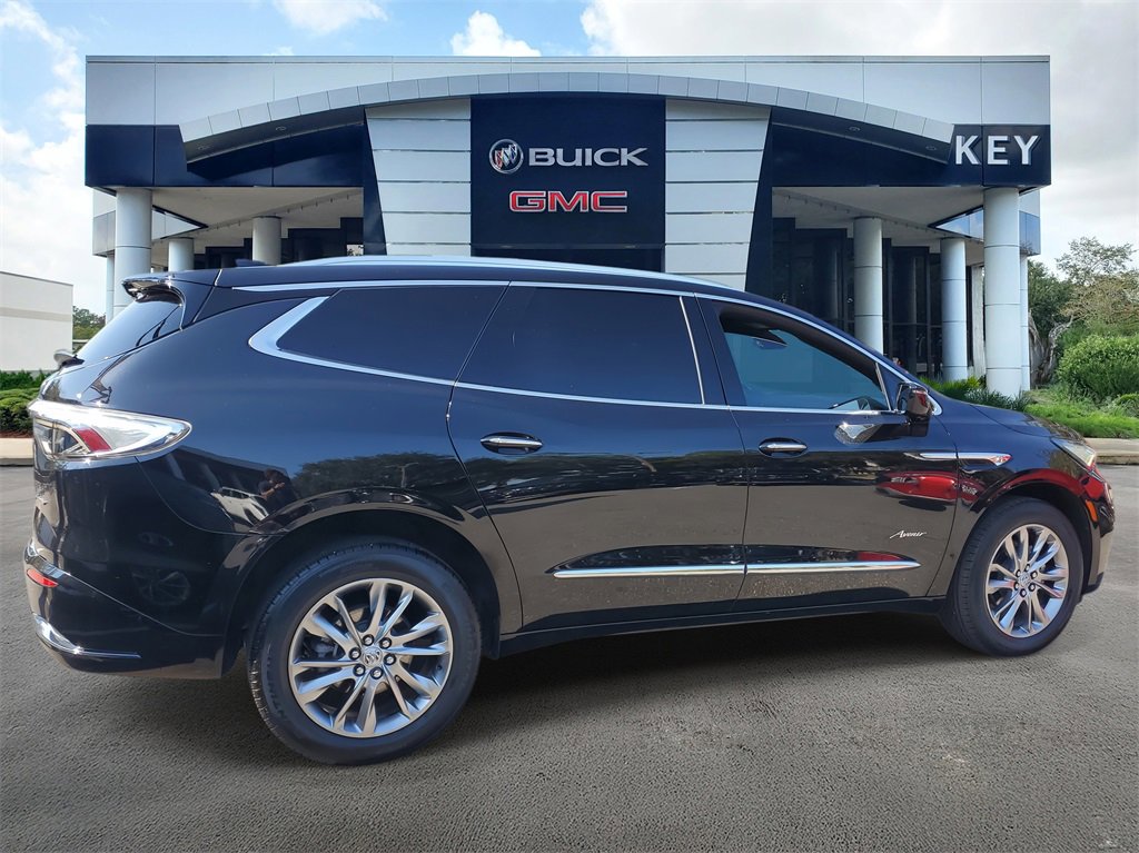 Certified 2023 Buick Enclave Avenir image 4