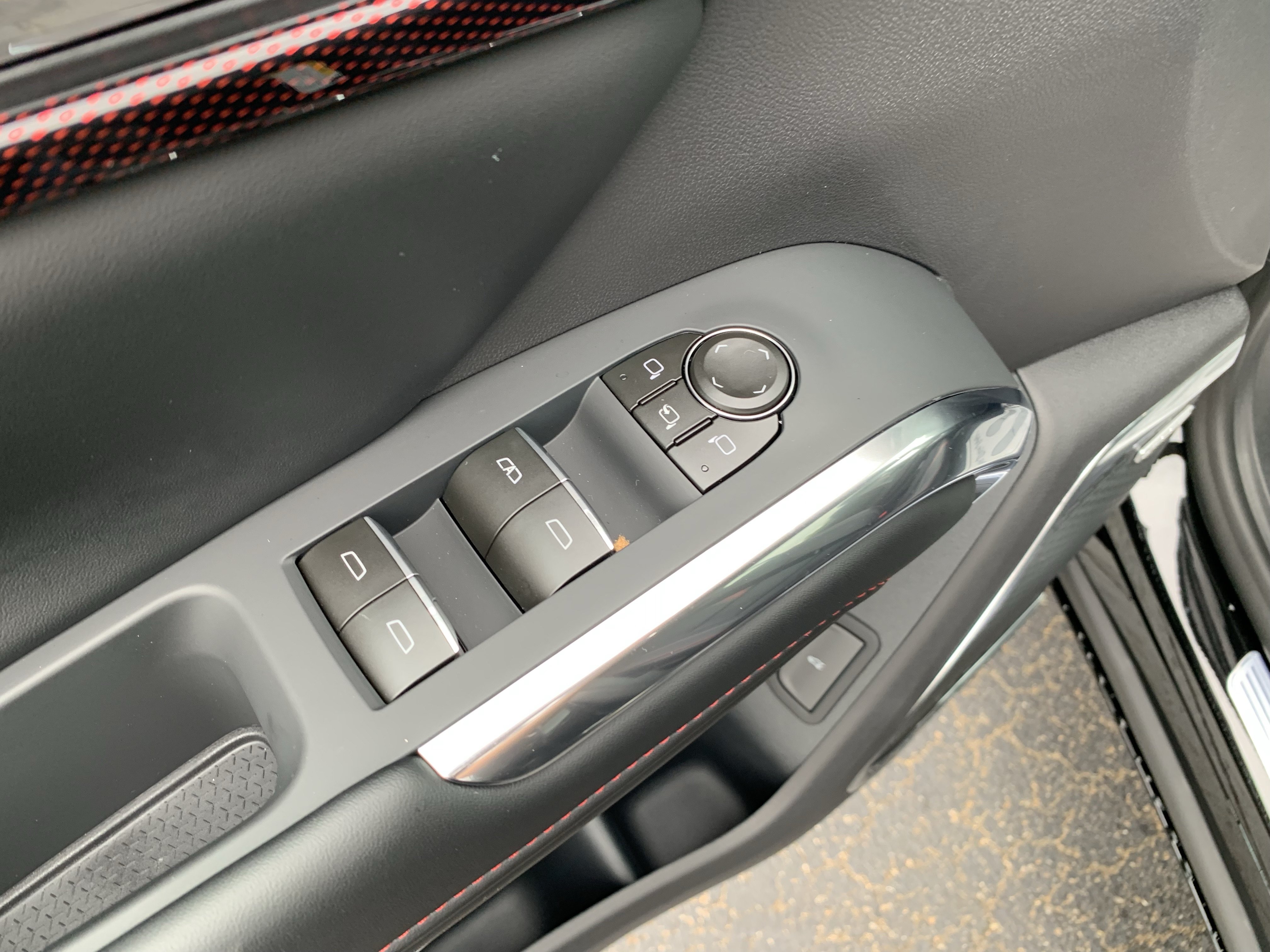 New 2027 Chevrolet Traverse RS AWD/4WD image 8