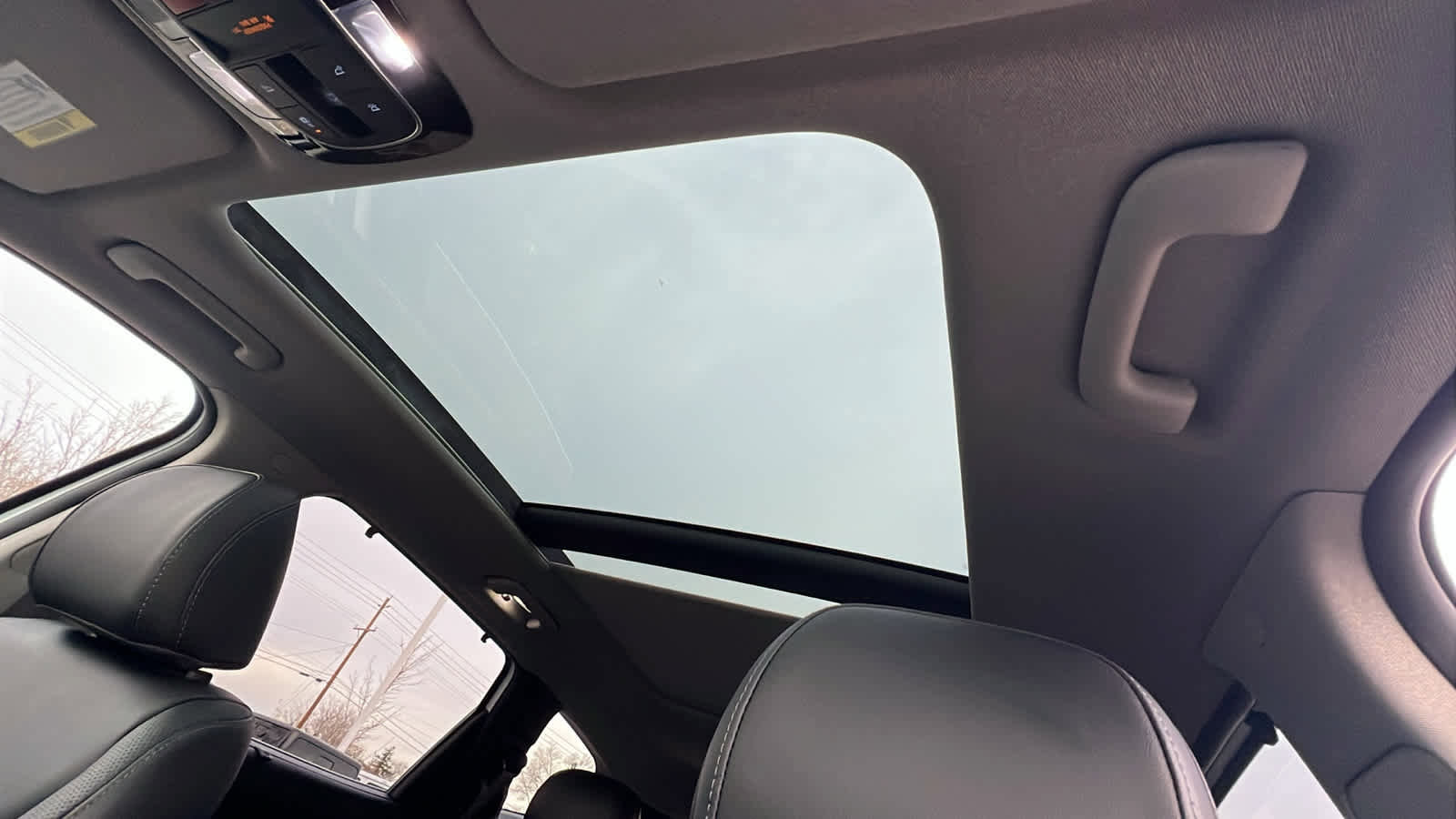 Used 2023 Hyundai Santa Fe Limited w/ Cargo Package image 31