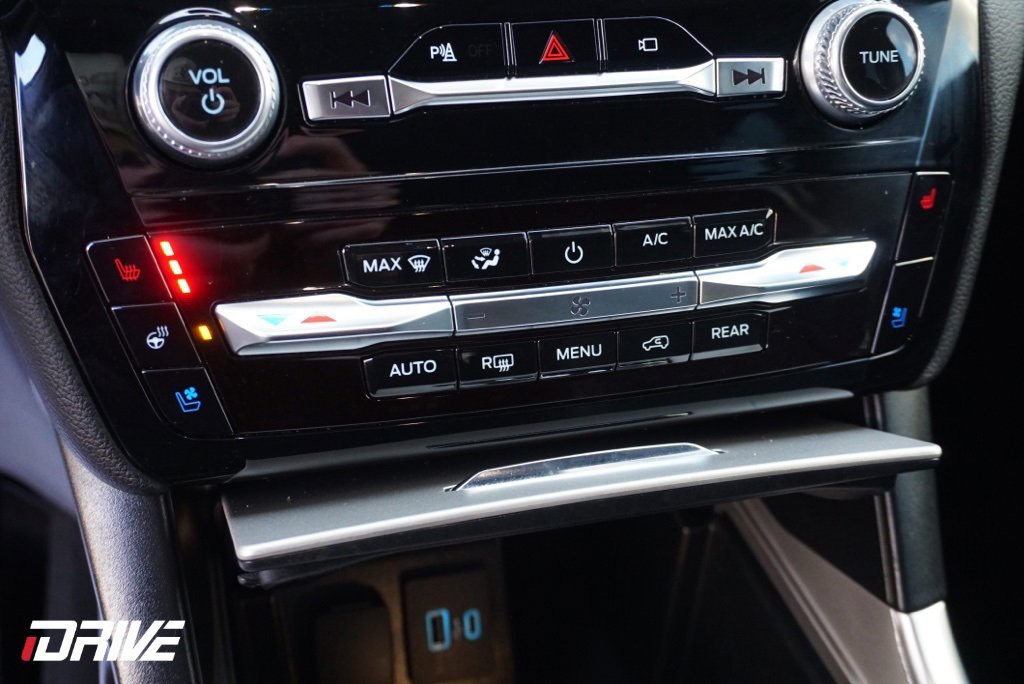 Used 2023 Ford Explorer Limited image 28