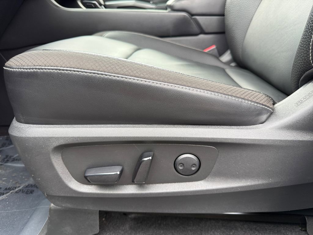 Used 2022 Nissan Pathfinder SL w/ SL Black Package image 10