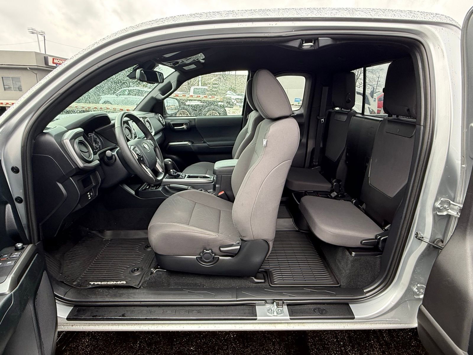 Used 2018 Toyota Tacoma TRD Off-Road image 14