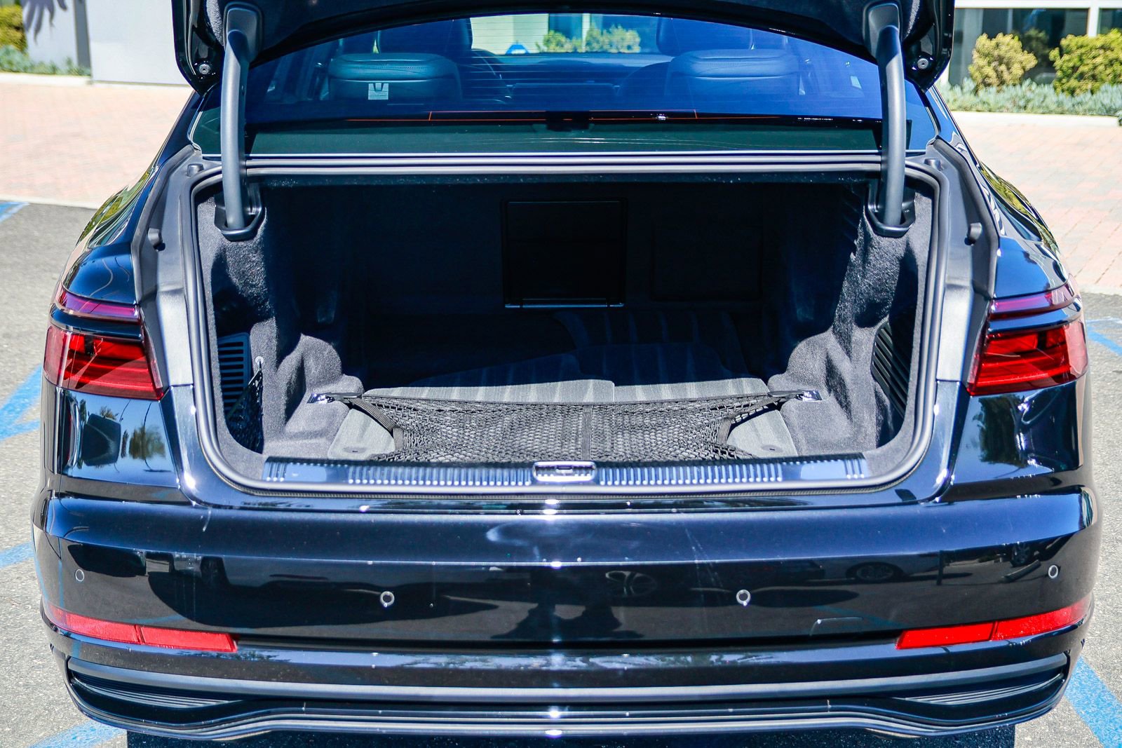 Used 2025 Audi A8 L 3.0T image 30