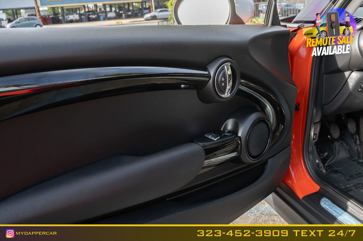 Used 2021 MINI Cooper 2-Door Hardtop w/ 6.5" Touchscreen Package FWD image 11