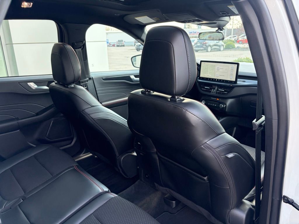 Used 2024 Ford Escape ST-Line w/ Tech Pack #1 AWD/4WD image 23