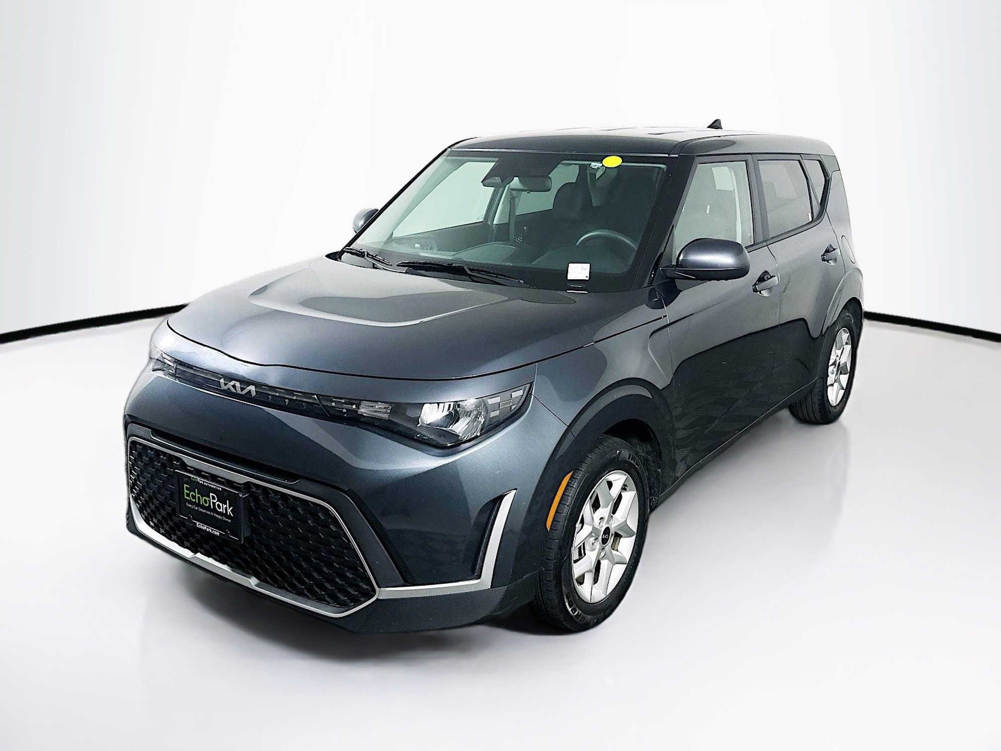 Used 2025 Kia Soul LX w/ LX Technology Package image 3