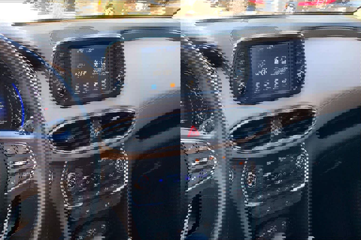 Used 2019 Hyundai Santa Fe Limited w/ Cargo Package image 8