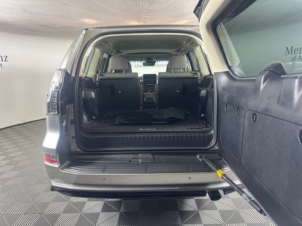 Used 2023 Lexus GX 460 Premium w/ Accessory Package AWD/4WD image 18