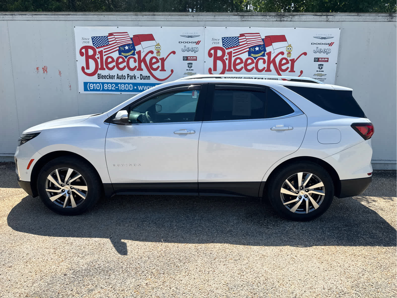 Used 2023 Chevrolet Equinox Premier AWD/4WD image 7