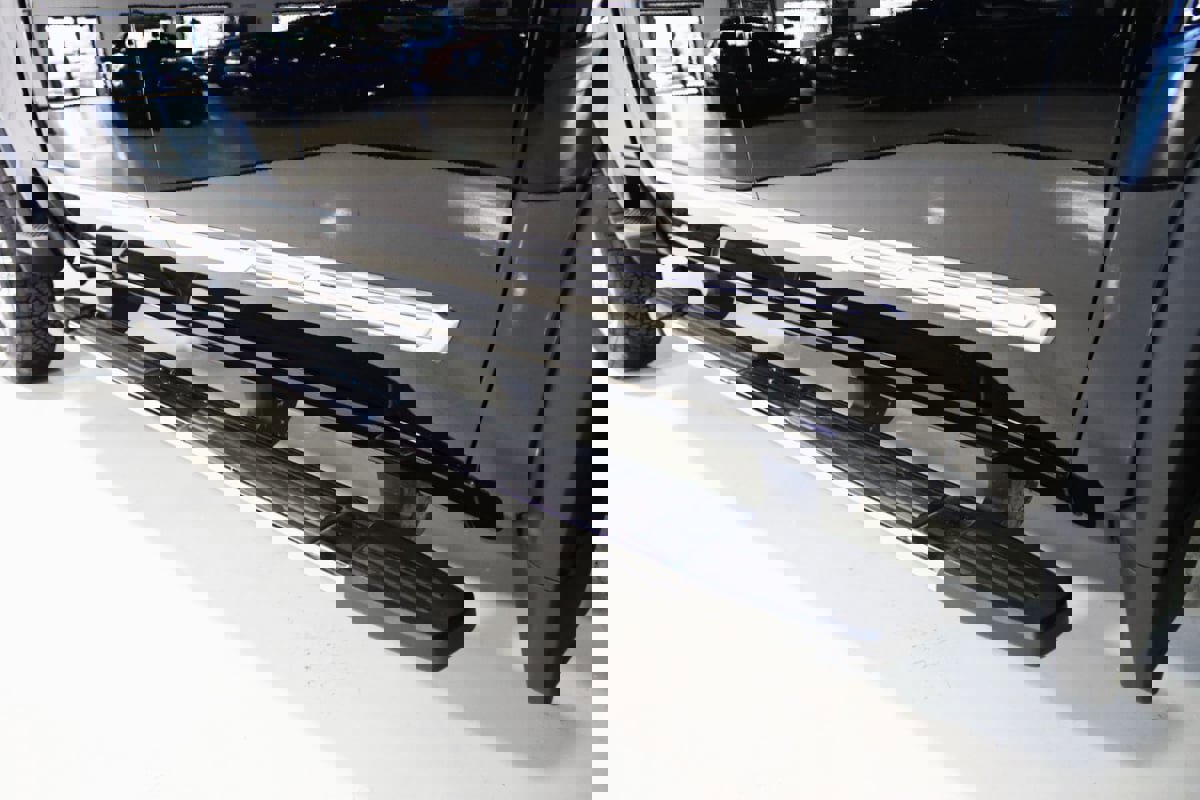 Used 2025 Chevrolet Silverado 2500 High Country w/ Technology Package image 10