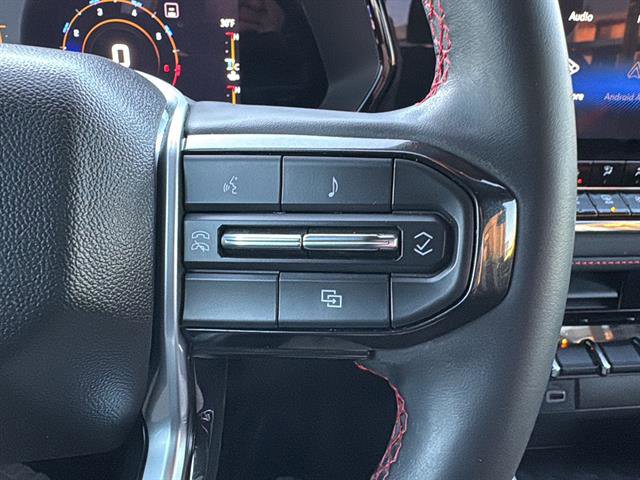 Used 2023 Chevrolet Colorado Z71 w/ Z71 Convenience Package 2 image 18