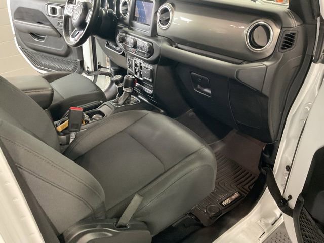 Used 2021 Jeep Wrangler Unlimited Sahara w/ Cold Weather Group AWD/4WD image 19
