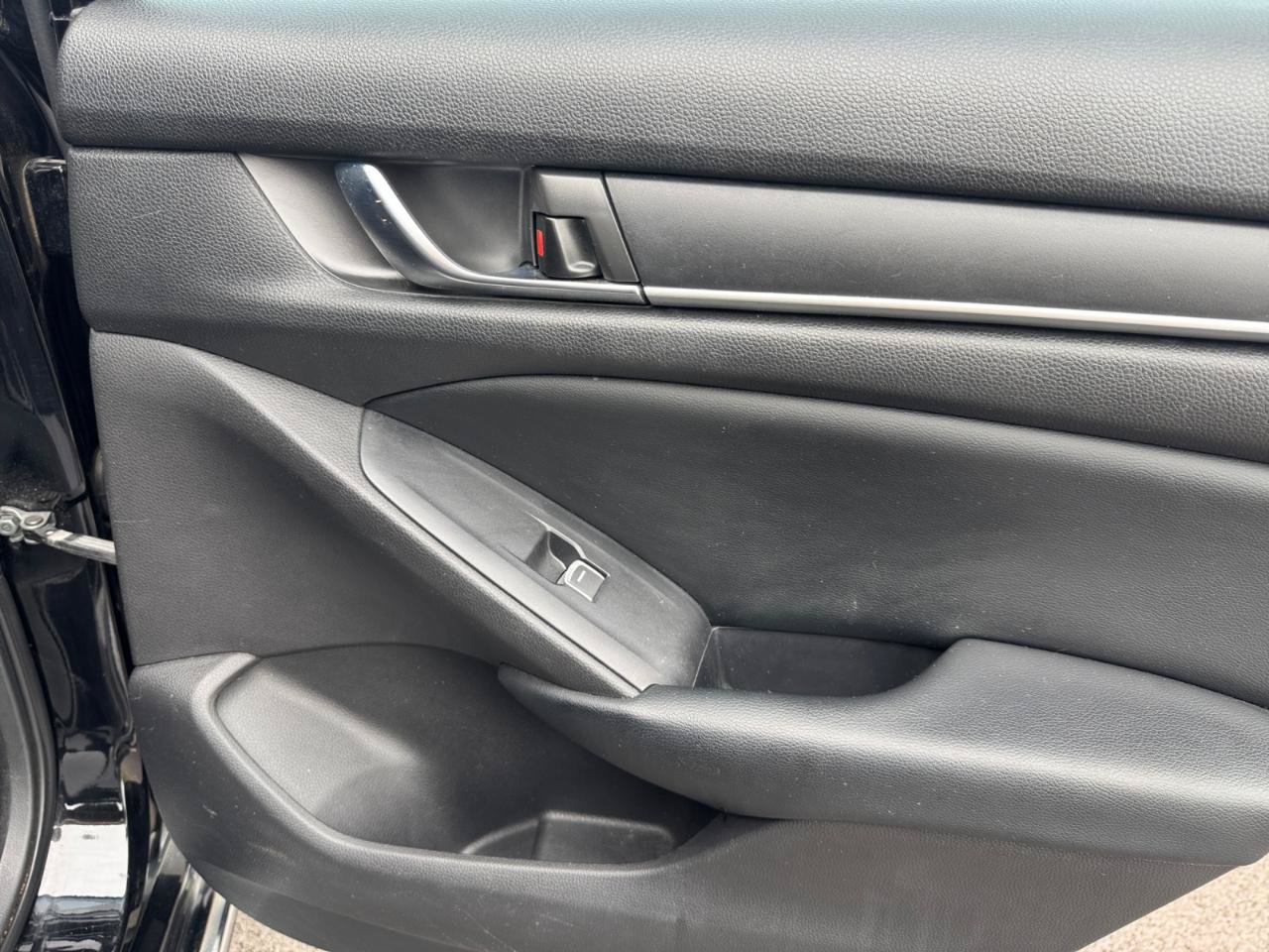 Used 2018 Honda Accord EX image 26