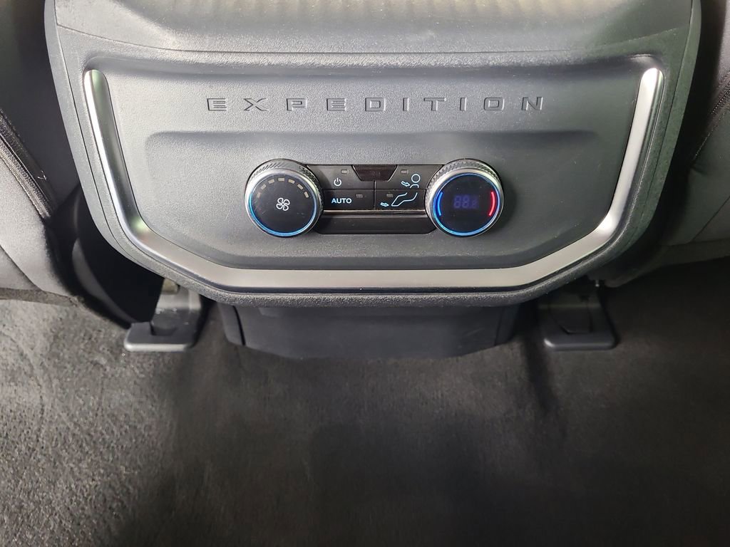 Used 2025 Ford Expedition Max Active AWD/4WD image 16