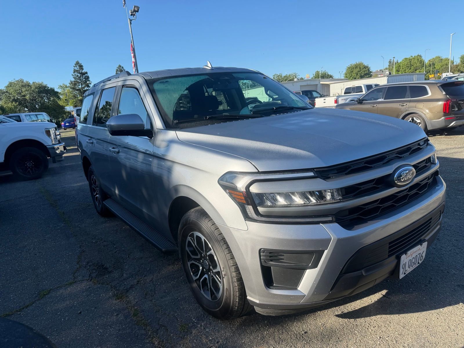 Used 2024 Ford Expedition XLT AWD/4WD image 7