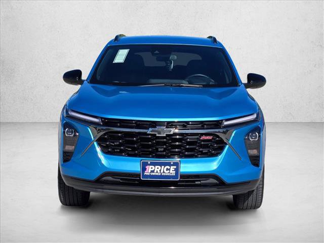 Used 2025 Chevrolet Trax RS w/ Driver Confidence Package FWD image 2