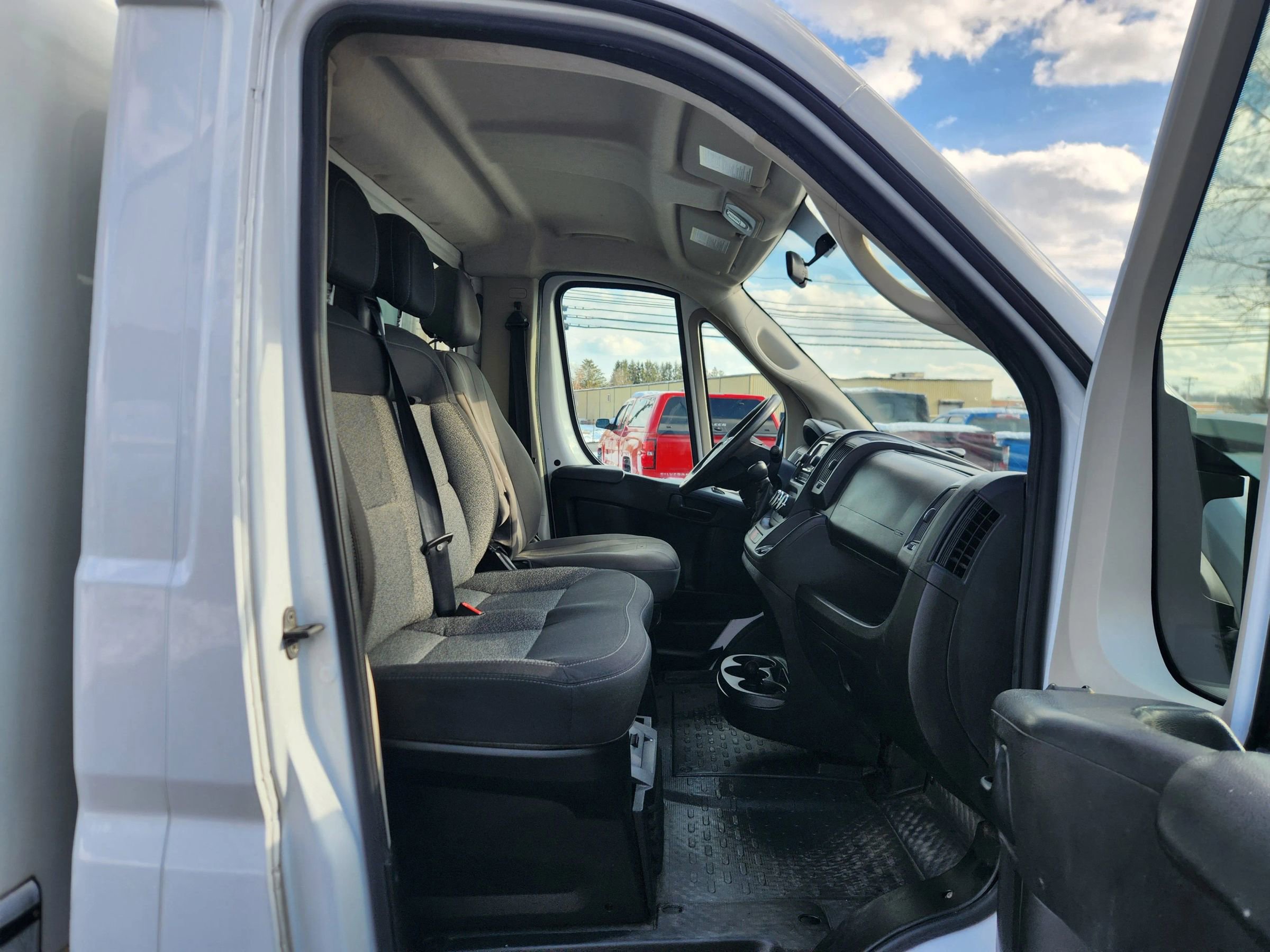 Used 2019 RAM ProMaster 3500 w/ Premium Appearance Group image 32