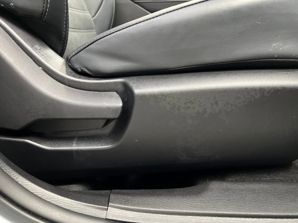 Used 2025 Mitsubishi Outlander SE image 24