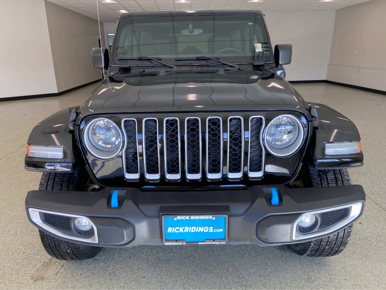 Used 2023 Jeep Wrangler Sahara w/ Cold Weather Group image 3