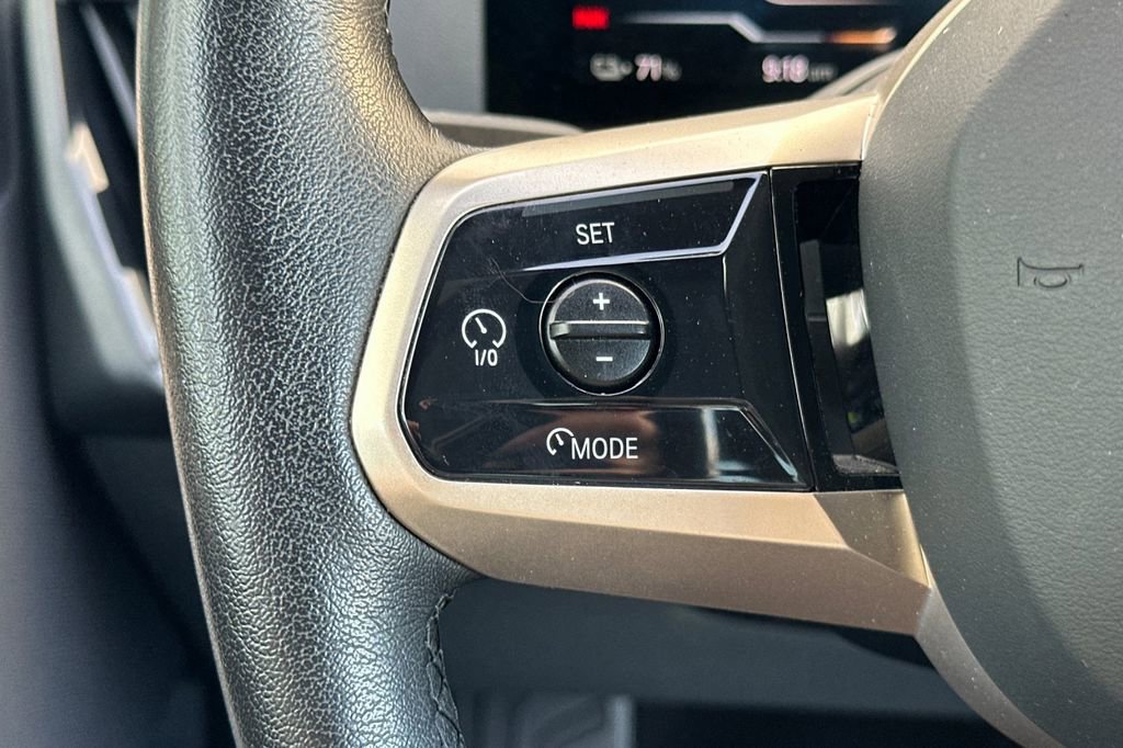 Used 2024 BMW iX xDrive50 w/ Premium Package image 28