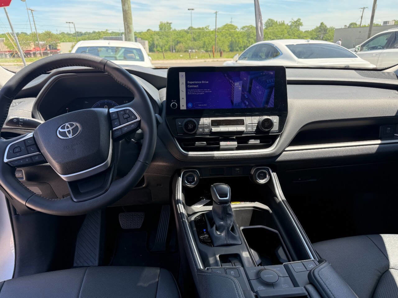 Used 2025 Toyota Grand Highlander AWD image 17