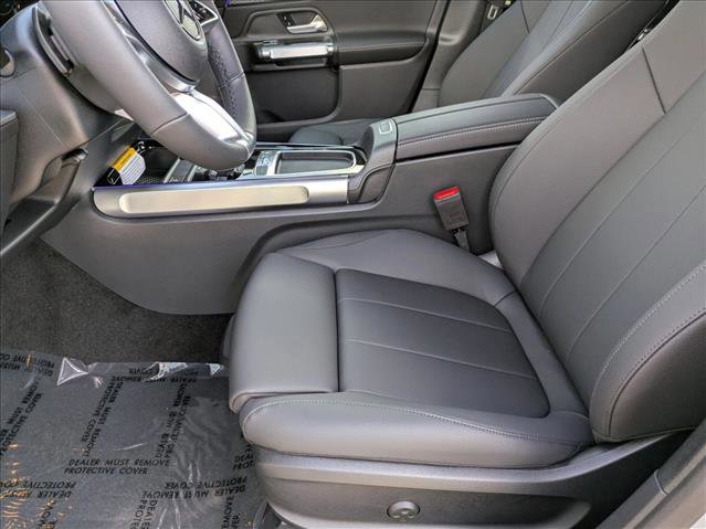 New 2026 Mercedes-Benz GLB 250 image 4