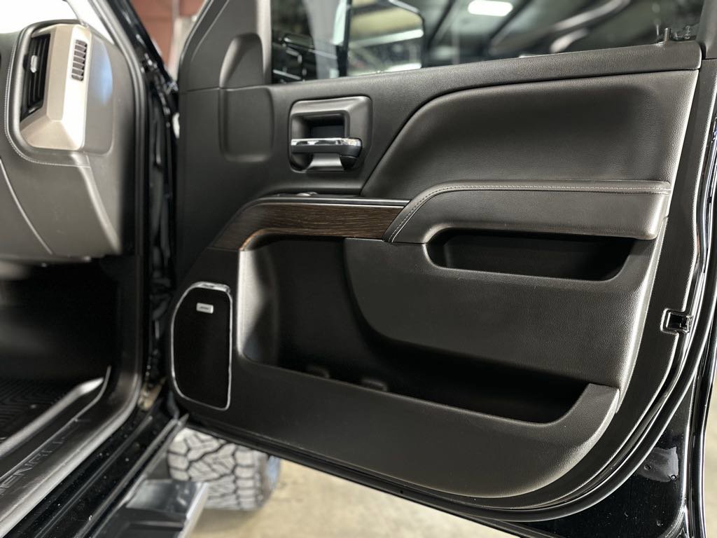 Used 2017 GMC Sierra 2500 Denali w/ Duramax Plus Package image 40