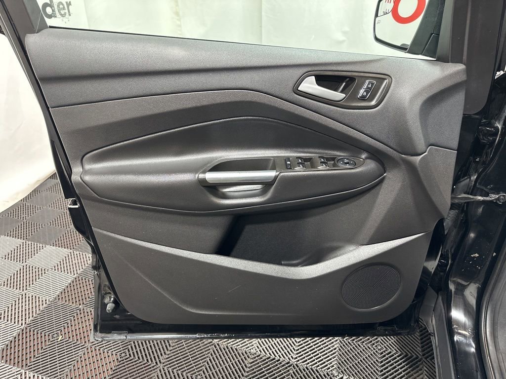 Used 2016 Ford Escape SE w/ Equipment Group 201A image 23