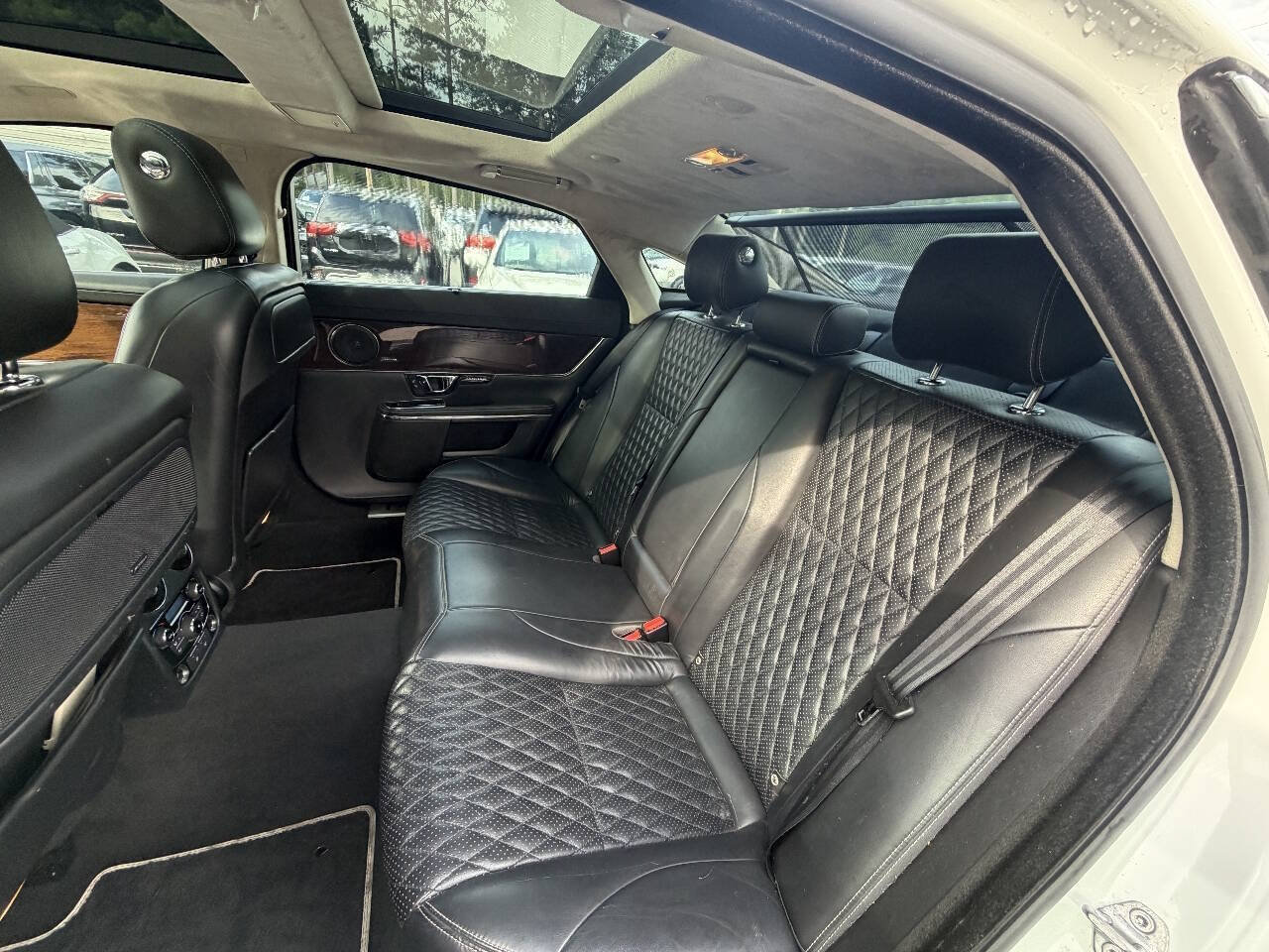 Used 2016 Jaguar XJ L Supercharged RWD image 13