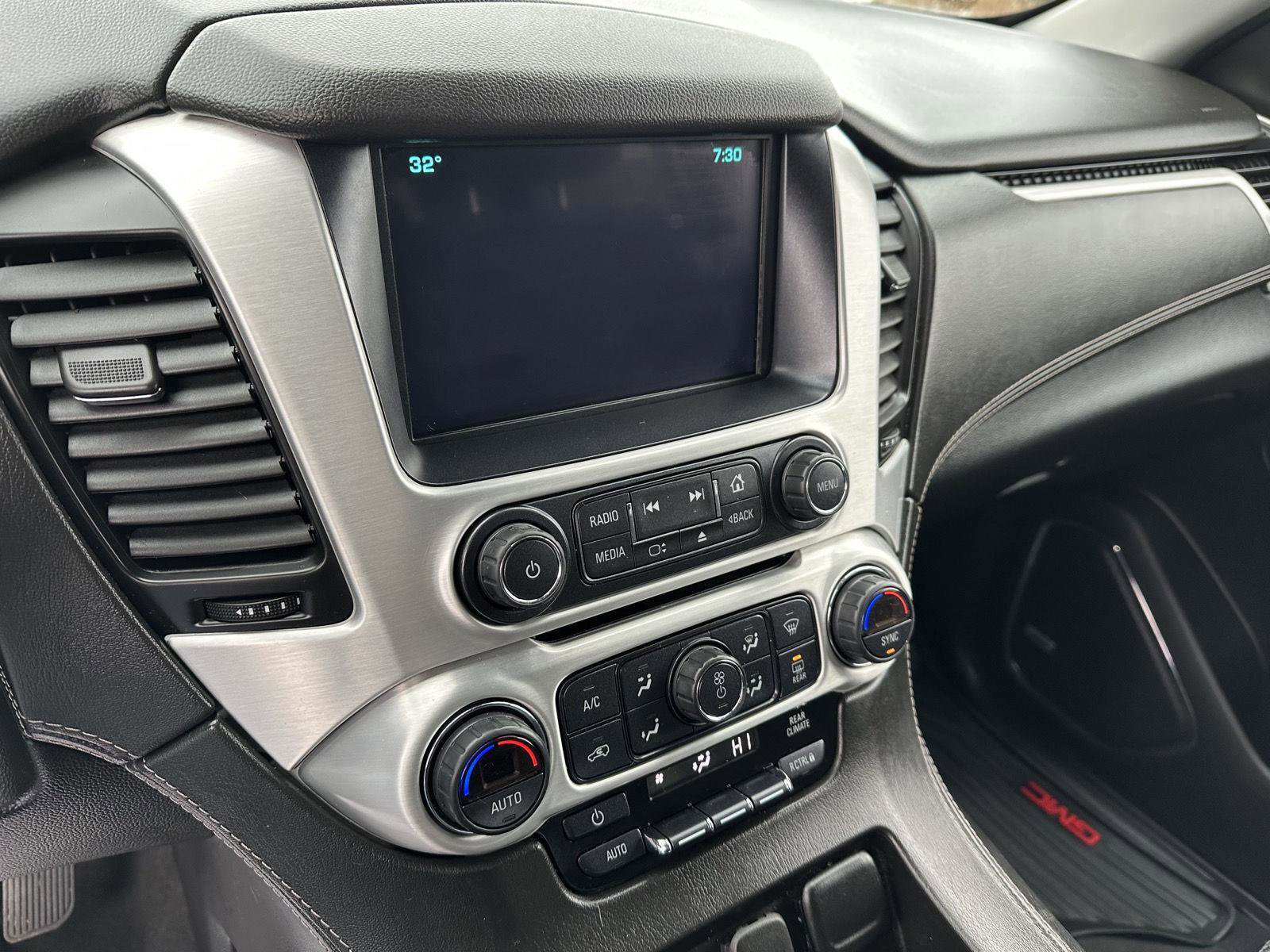 Used 2020 GMC Yukon SLE w/ SLE Value Package image 25