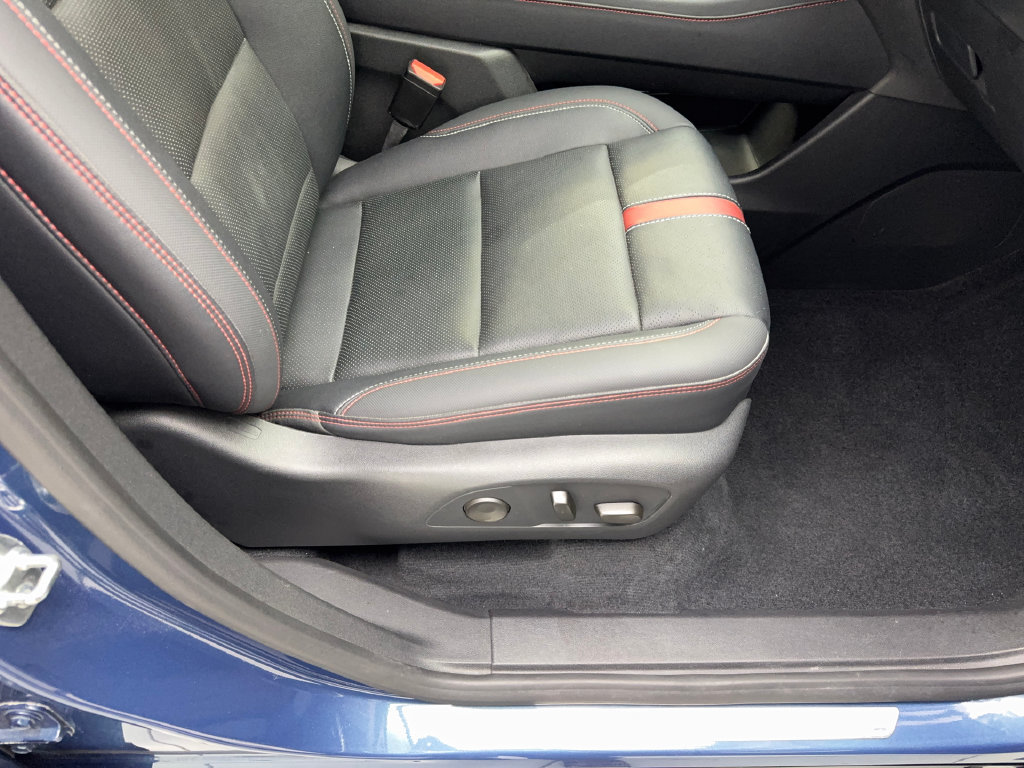 Used 2024 Chevrolet Traverse RS FWD image 49