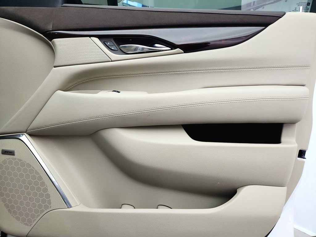 Used 2016 Cadillac Escalade Premium image 37