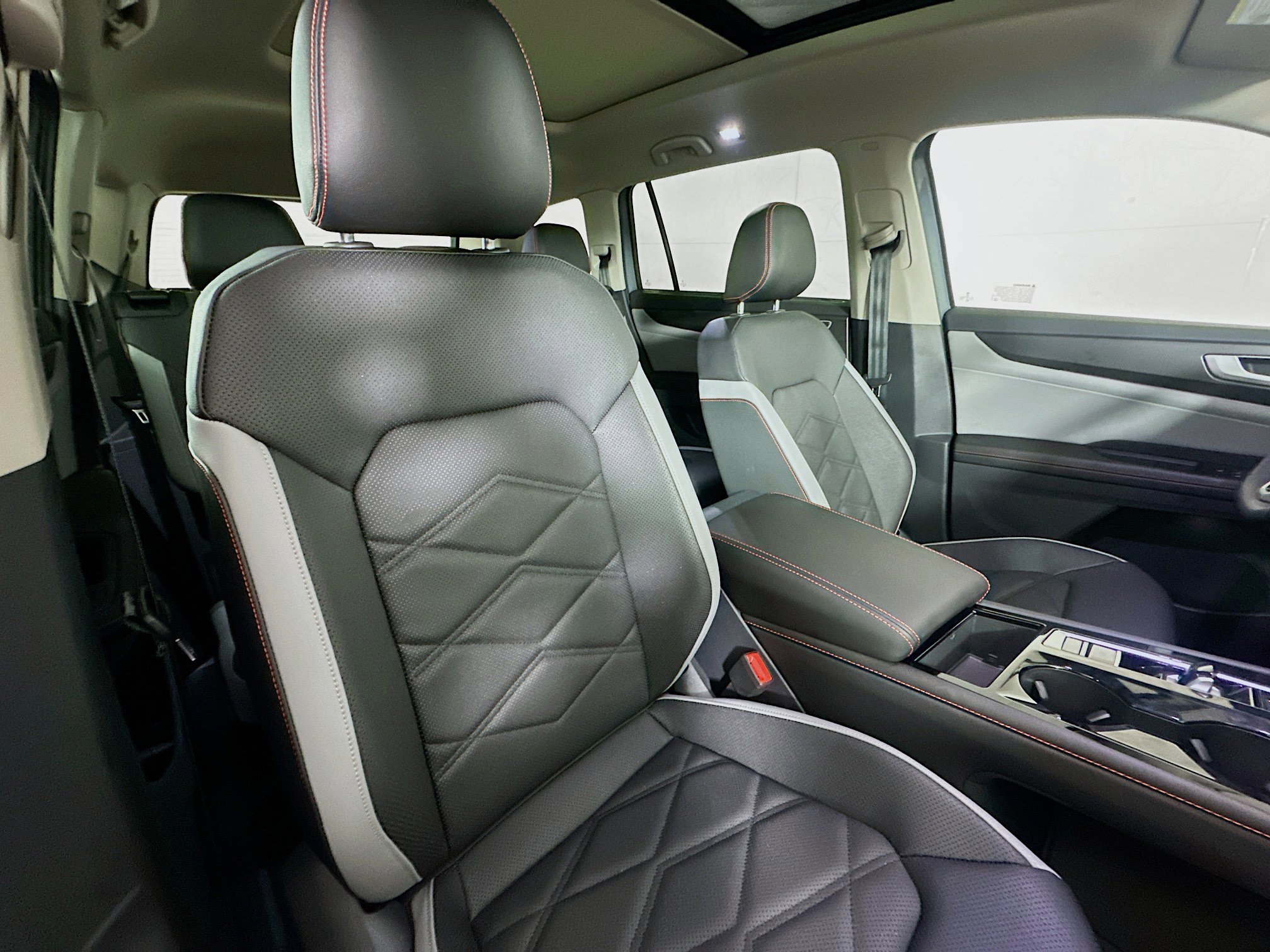 New 2026 Volkswagen Atlas Peak Edition AWD/4WD image 28