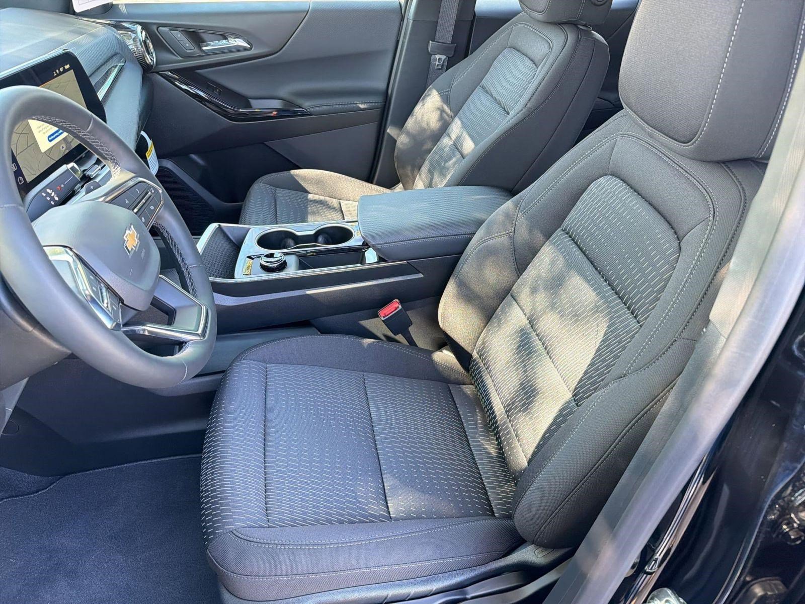 New 2026 Chevrolet Equinox LT w/ Safety and Technology Package FWD image 5