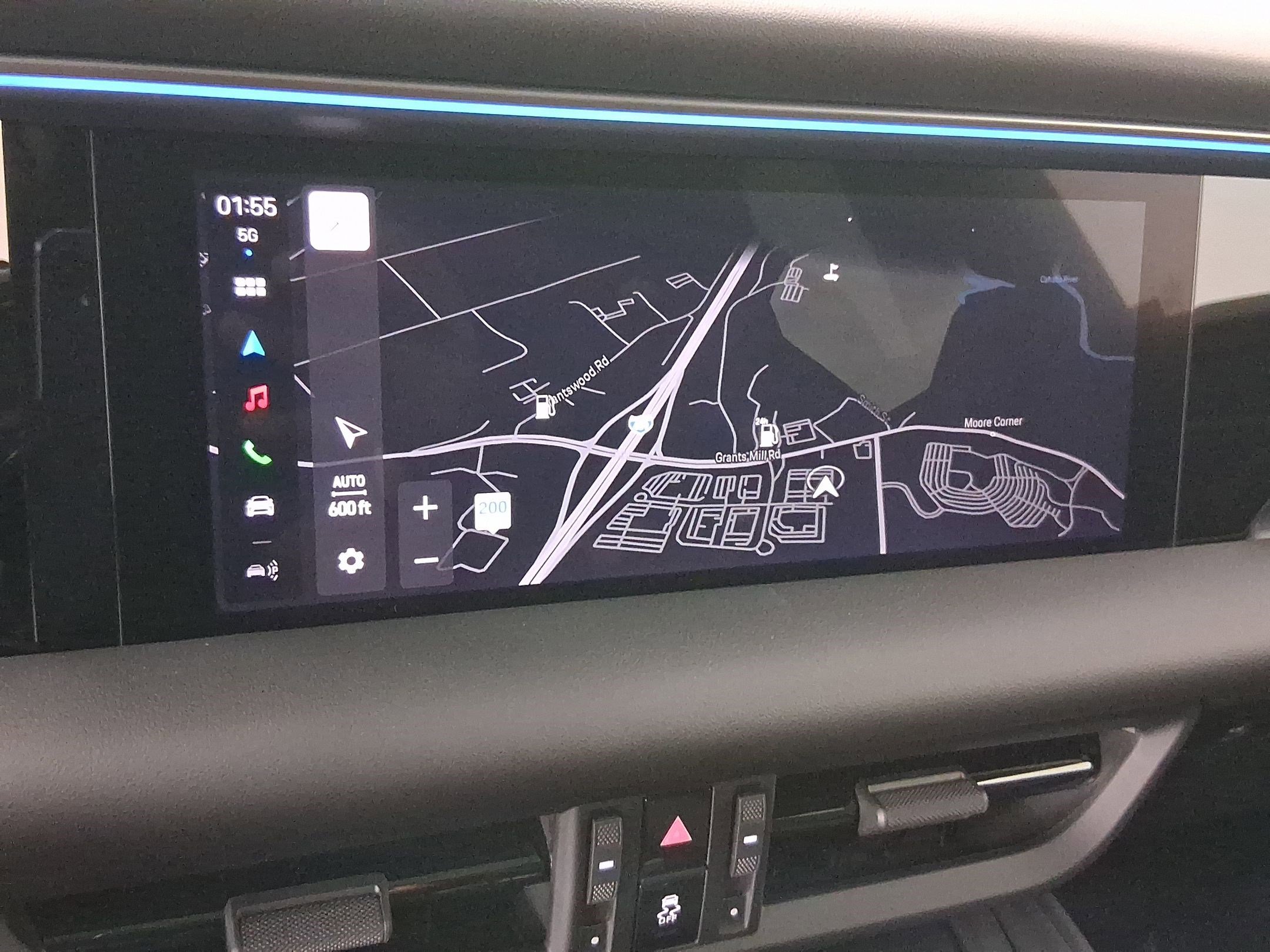 New 2025 Porsche Macan Electric RWD image 23