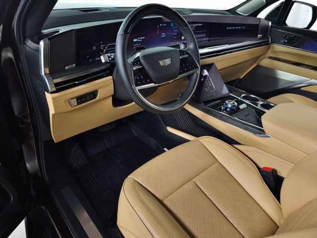 Used 2025 Cadillac Escalade IQ Sport 2 image 22