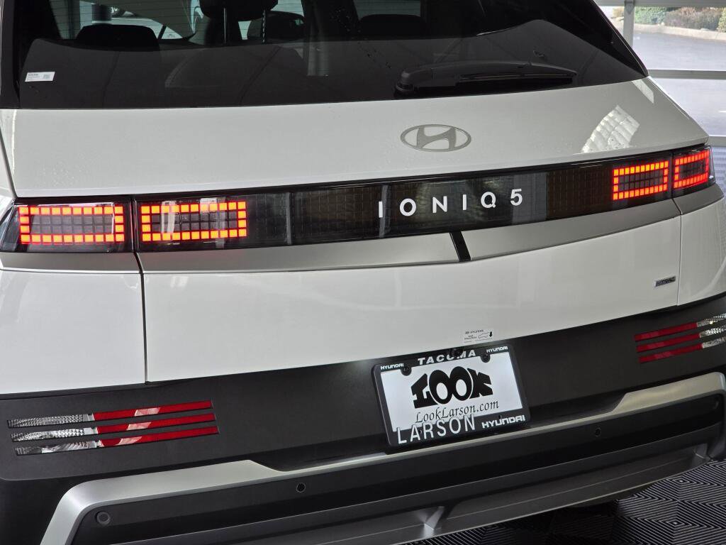 New 2026 Hyundai Ioniq 5 SEL image 14